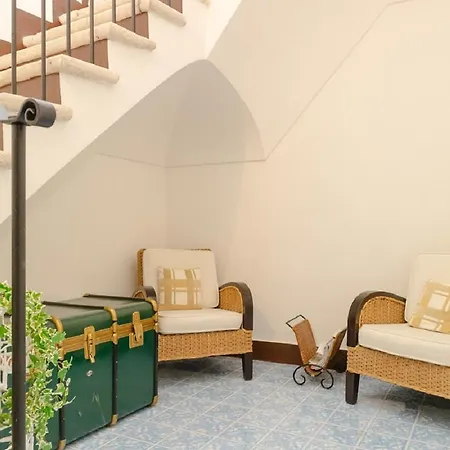 Palazzo Bianchi Domus Holidays Affittacamere Trani