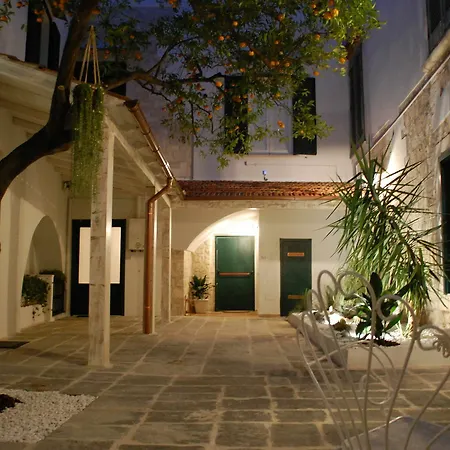 Palazzo Bianchi Domus Holidays Affittacamere 3*